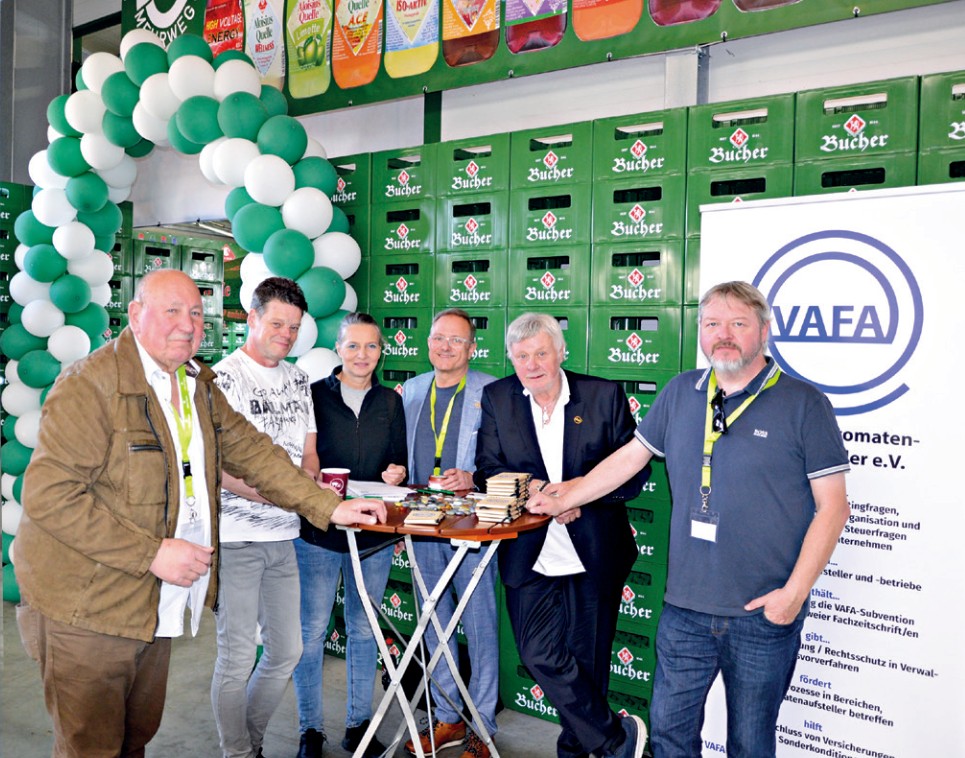 Peter Vogel (Automatenservice Vogel), Michael Hauschild, Dusanka Lukic-Hauschild ( beide Automatenaufstellung Hauschild), Dirk Böhmer (Geschäftsführer VAFA), Ralph Zimmermann (1. Vorsitzender VAFA) und Frank Zimmermann (Beirat VAFA)